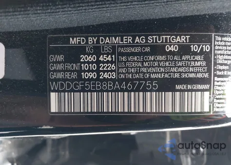 2011 Mercedes-Benz C 300 Luxury z USA, uszkodzony, nr VIN WDDGF5EB8BA467755